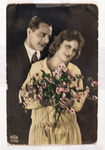 Postal pareja con ramo