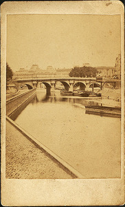 La seine et le louvre