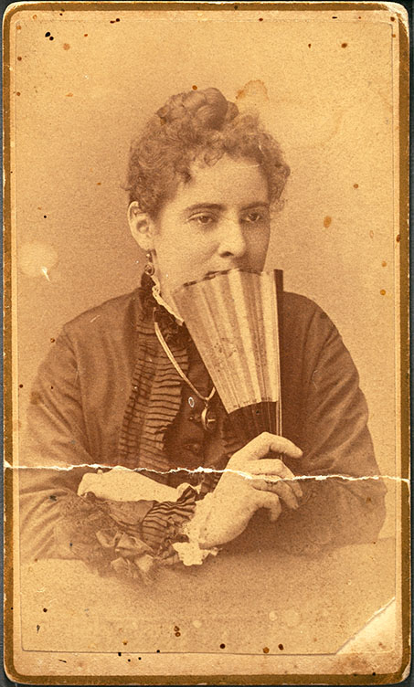 Retrato joven mujer %c3%a1banico