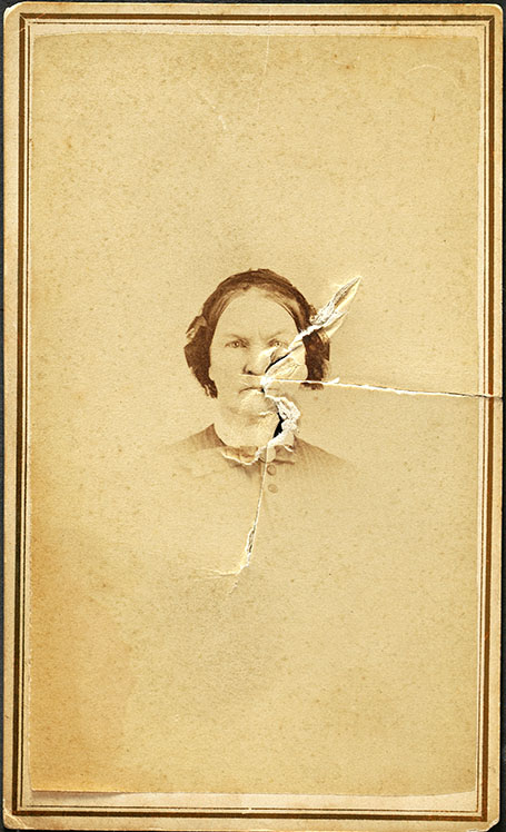 Retrato anciana con corbata mo%c3%b1o
