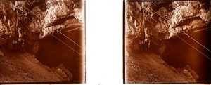 Entrada gruta con 4 hombres cables