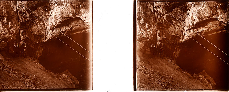 Entrada gruta con 4 hombres cables